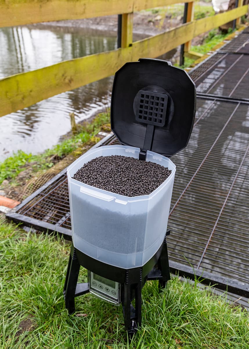 automatic fish feeders for pond